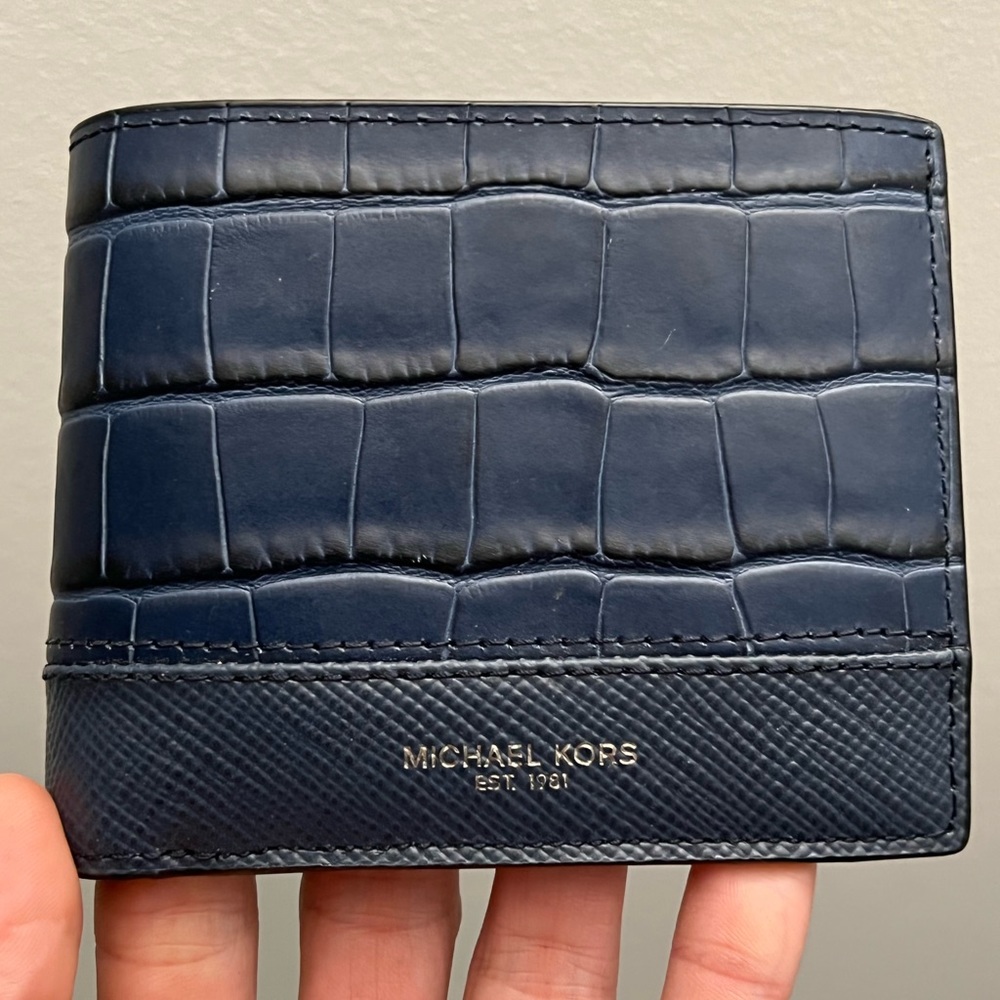 Micheal Kors bi fold wallet alligator print